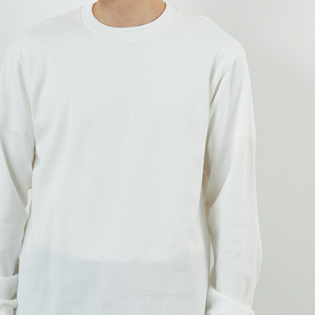 Hanes [ヘインズ] SHIRO クルーネックロングスリーブTシャツ [HM4-A201] 010 ﾎﾜｲﾄ &&モデル身長：168cm 着用サイズ：M&&