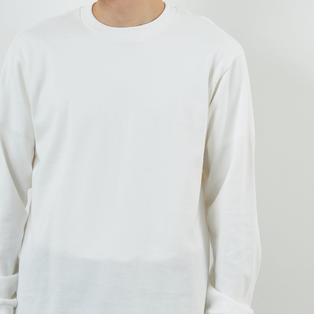 Hanes [ヘインズ] SHIRO クルーネックロングスリーブTシャツ [HM4-A201] 010 ﾎﾜｲﾄ &&モデル身長：168cm 着用サイズ：M&&