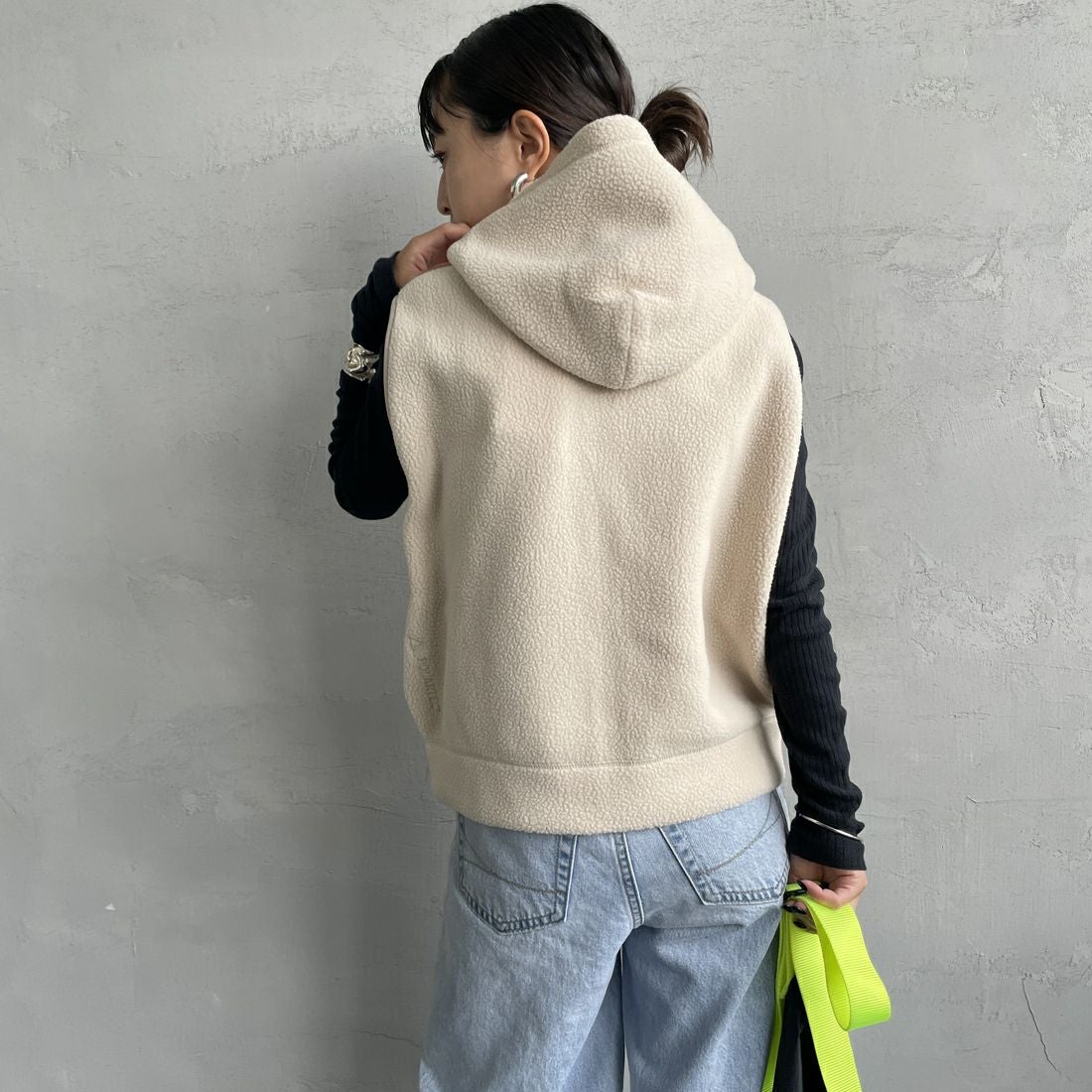 DANTON [ダントン] サーマルプロ ジップベスト [DT-C0471POL] IVORY &&モデル身長：150cm 着用サイズ：36&&