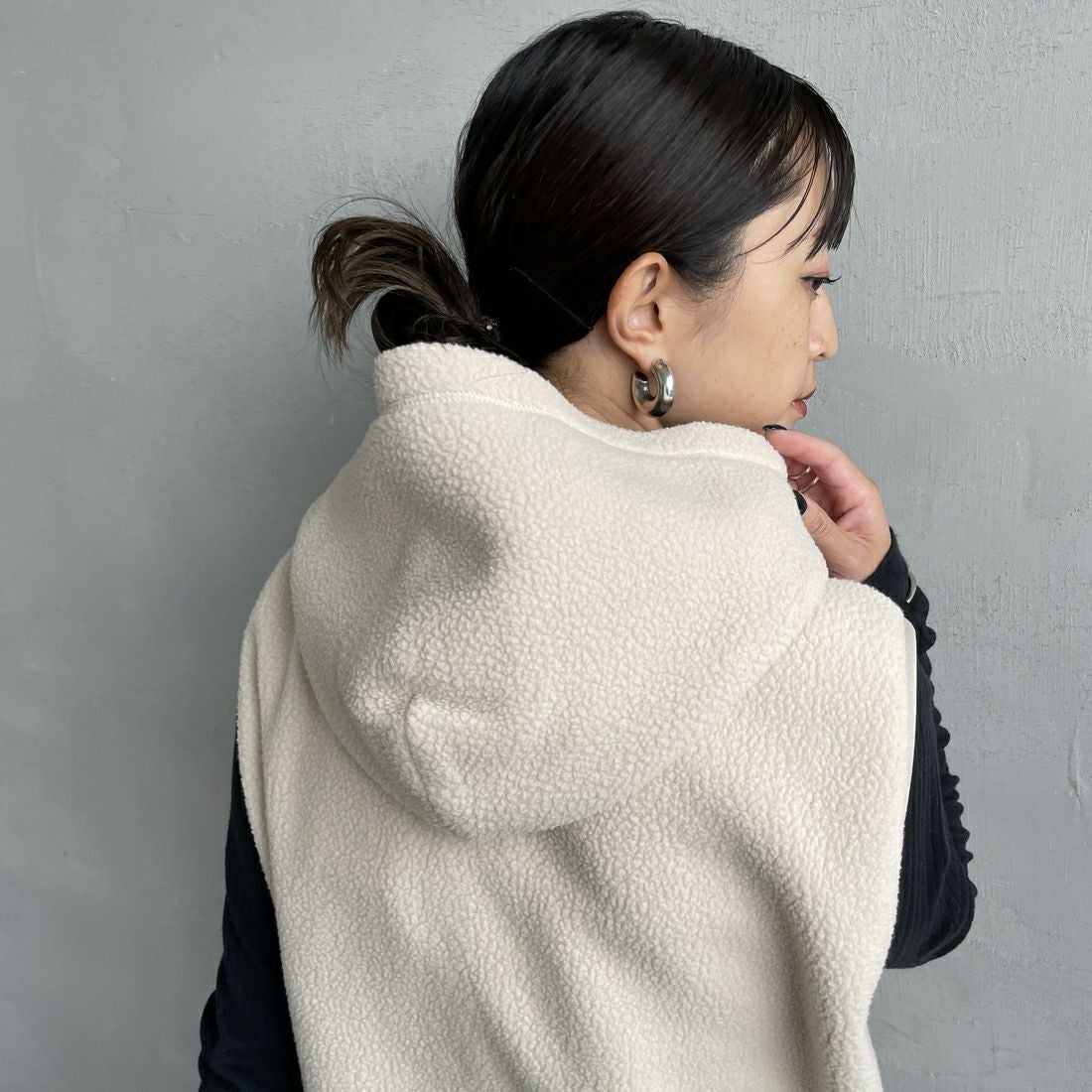 DANTON [ダントン] サーマルプロ ジップベスト [DT-C0471POL] IVORY &&モデル身長：150cm 着用サイズ：36&&