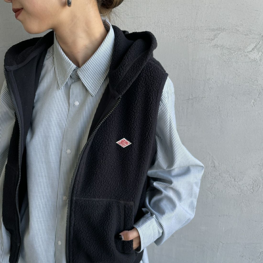 DANTON [ダントン] サーマルプロ ジップベスト [DT-C0471POL] BLACK &&モデル身長：150cm 着用サイズ：36&&