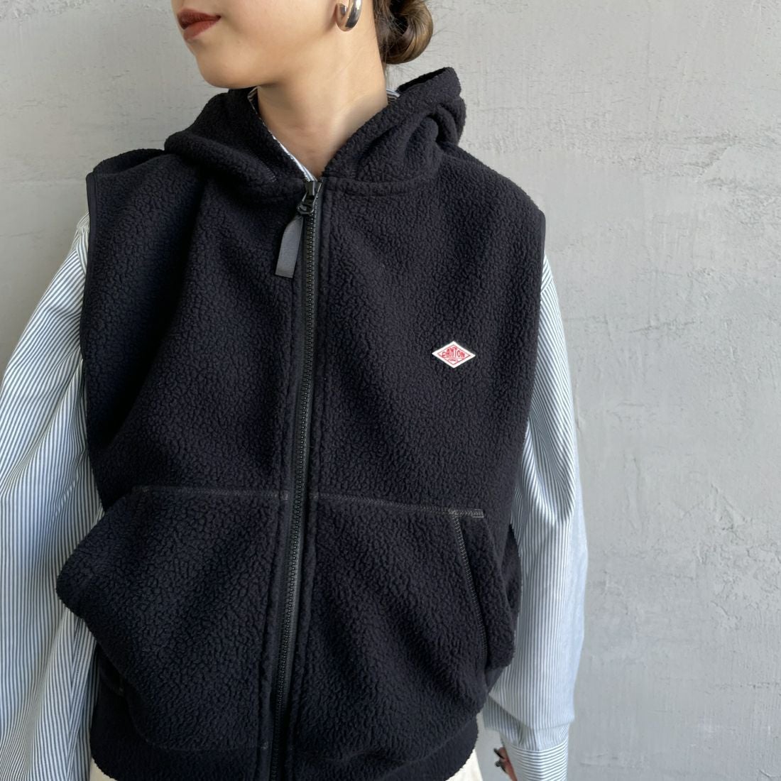 DANTON [ダントン] サーマルプロ ジップベスト [DT-C0471POL] BLACK &&モデル身長：150cm 着用サイズ：36&&