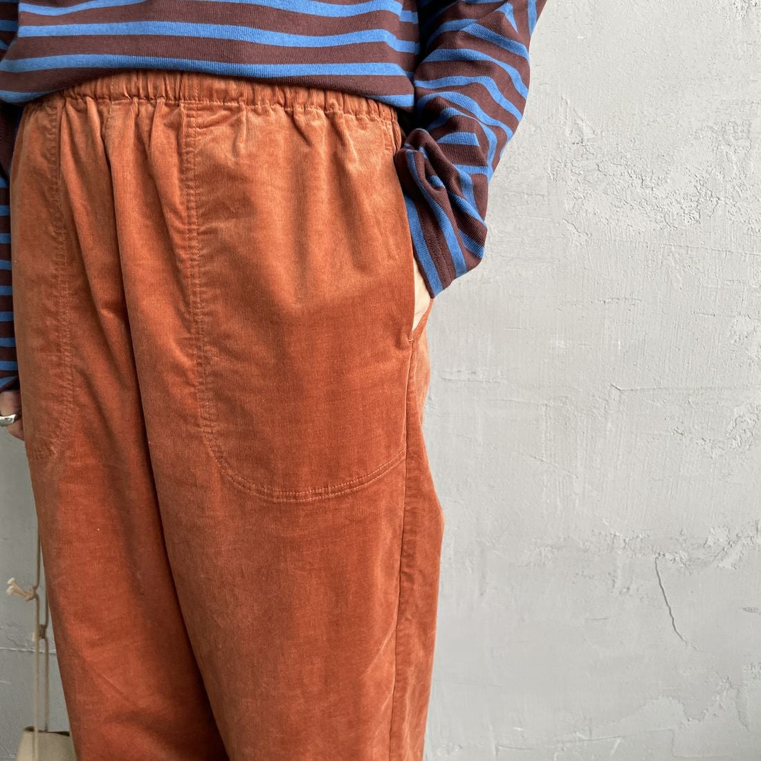 DANTON [ダントン] ストレッチコーデュロイ イージーパンツ [JD-2540SRC] ORANGE &&モデル身長：158cm 着用サイズ：36&&