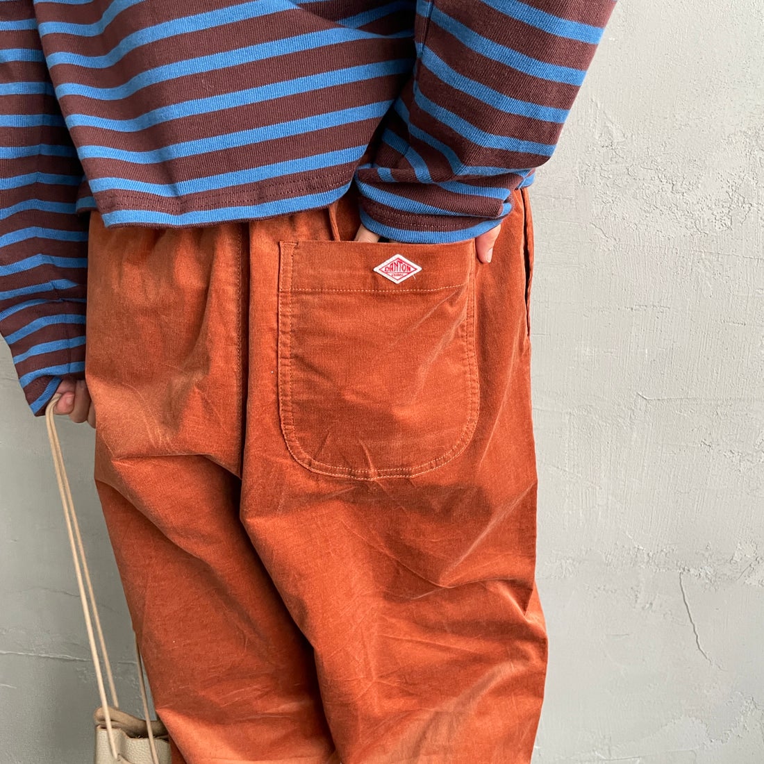 DANTON [ダントン] ストレッチコーデュロイ イージーパンツ [JD-2540SRC] ORANGE &&モデル身長：158cm 着用サイズ：36&&