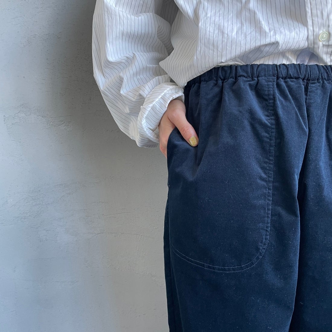 DANTON [ダントン] ストレッチコーデュロイ イージーパンツ [JD-2540SRC] DK.BLUE &&モデル身長：158cm 着用サイズ：36&&