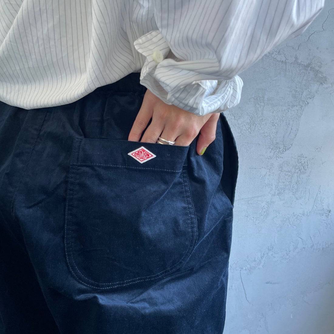 DANTON [ダントン] ストレッチコーデュロイ イージーパンツ [JD-2540SRC] DK.BLUE &&モデル身長：158cm 着用サイズ：36&&