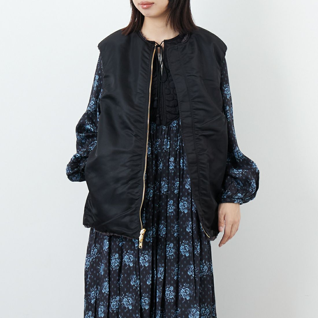 STELLA CIFFON [ステラシフォン] スーパーテディファー リバーシブルベスト [ST3-26102] 82 CHARCOA &&モデル身長：162cm 着用サイズ：36&&