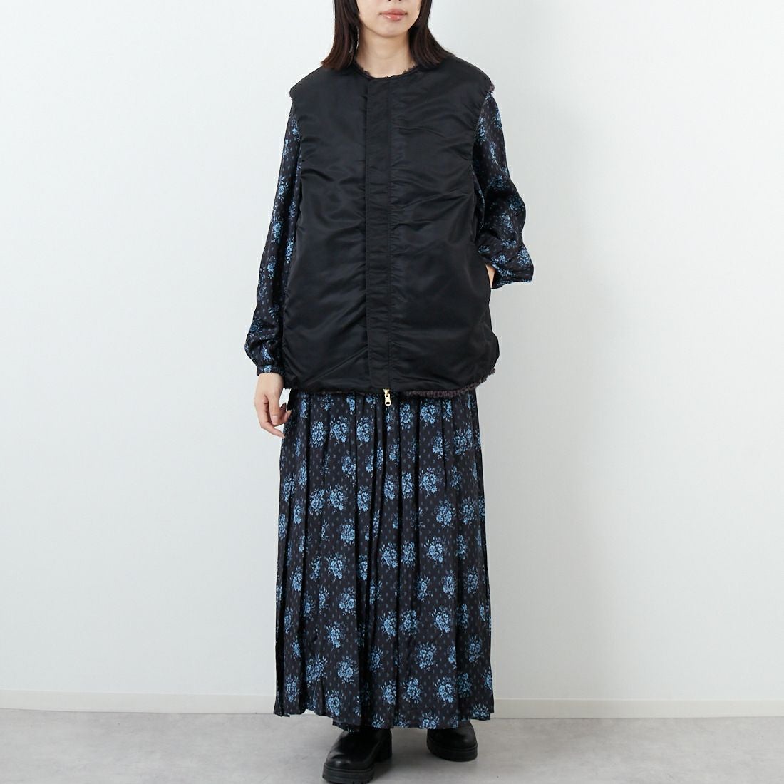 STELLA CIFFON [ステラシフォン] スーパーテディファー リバーシブルベスト [ST3-26102] 82 CHARCOA &&モデル身長：162cm 着用サイズ：36&&