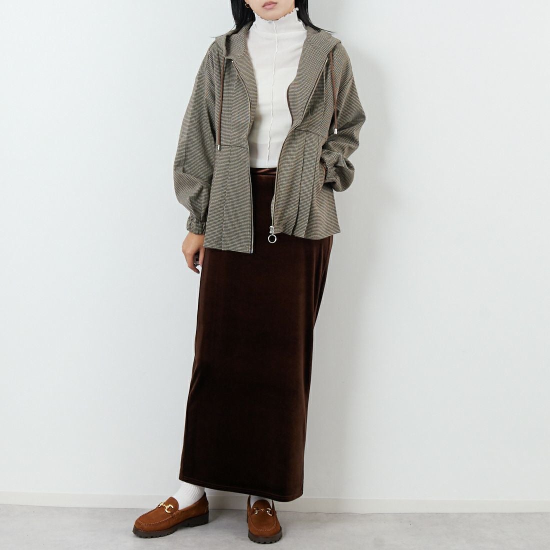 Kelen [ケレン] ウエストタックデザインフードジャケット [LKL25FJK2065] BEIGE &&モデル身長：167cm 着用サイズ：M&&