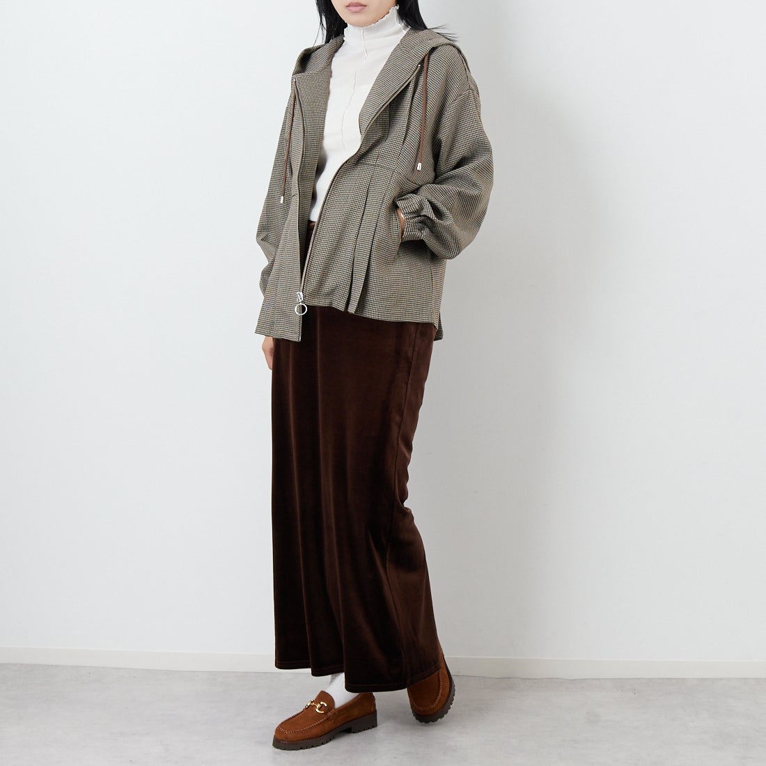Kelen [ケレン] ウエストタックデザインフードジャケット [LKL25FJK2065] BEIGE &&モデル身長：167cm 着用サイズ：M&&