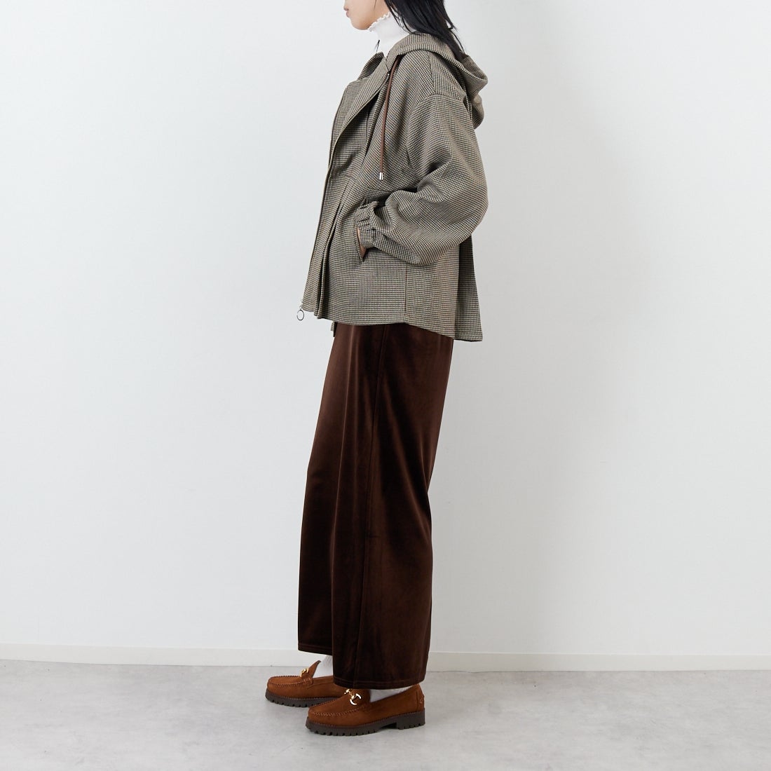 Kelen [ケレン] ウエストタックデザインフードジャケット [LKL25FJK2065] BEIGE &&モデル身長：167cm 着用サイズ：M&&