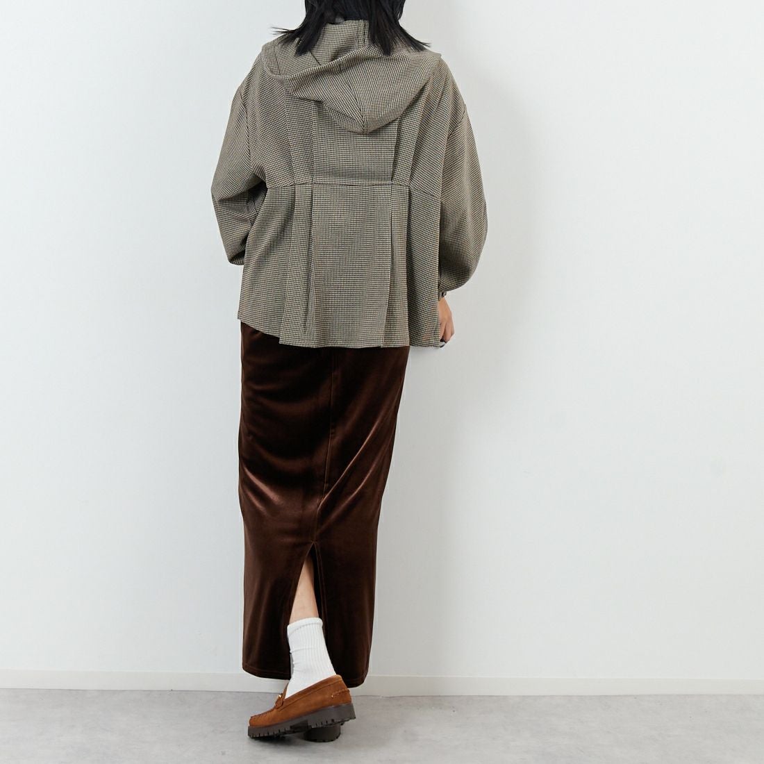 Kelen [ケレン] ウエストタックデザインフードジャケット [LKL25FJK2065] BEIGE &&モデル身長：167cm 着用サイズ：M&&