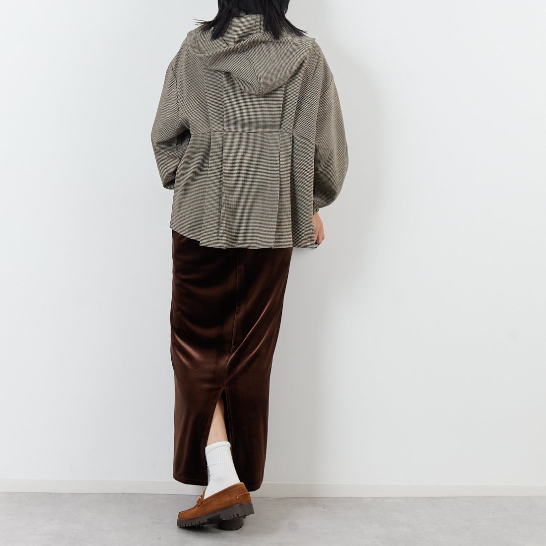 Kelen [ケレン] ウエストタックデザインフードジャケット [LKL25FJK2065] BEIGE &&モデル身長：167cm 着用サイズ：M&&