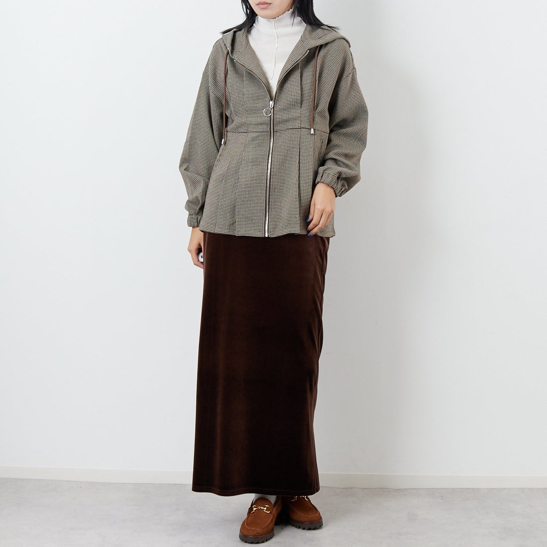 Kelen [ケレン] ウエストタックデザインフードジャケット [LKL25FJK2065] BEIGE &&モデル身長：167cm 着用サイズ：M&&