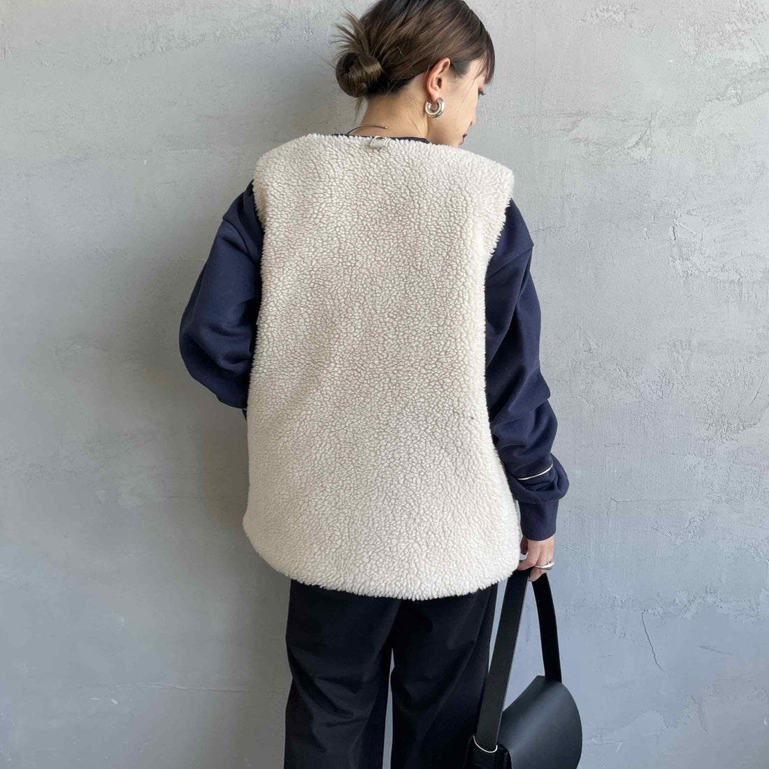 Barbour [バブアー] DULSIE LINER テディフリース ライナーボアベスト [LLI0016] ECRU/ANCIE &&モデル身長：150cm 着用サイズ：10&&