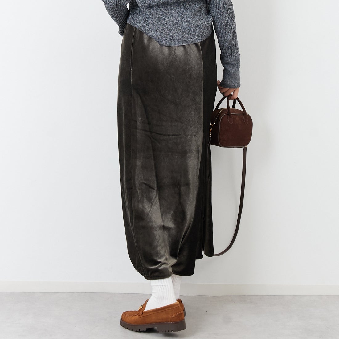 marmors [マルモア] ベロアスカート [0225302126] GRAY &&モデル身長：167cm 着用サイズ：36&&