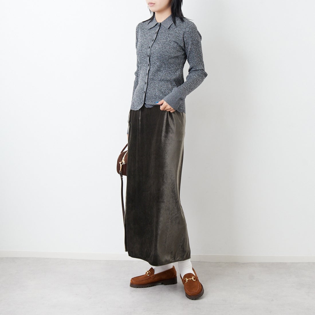 marmors [マルモア] ベロアスカート [0225302126] GRAY &&モデル身長：167cm 着用サイズ：36&&