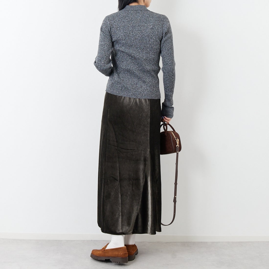 marmors [マルモア] ベロアスカート [0225302126] GRAY &&モデル身長：167cm 着用サイズ：36&&