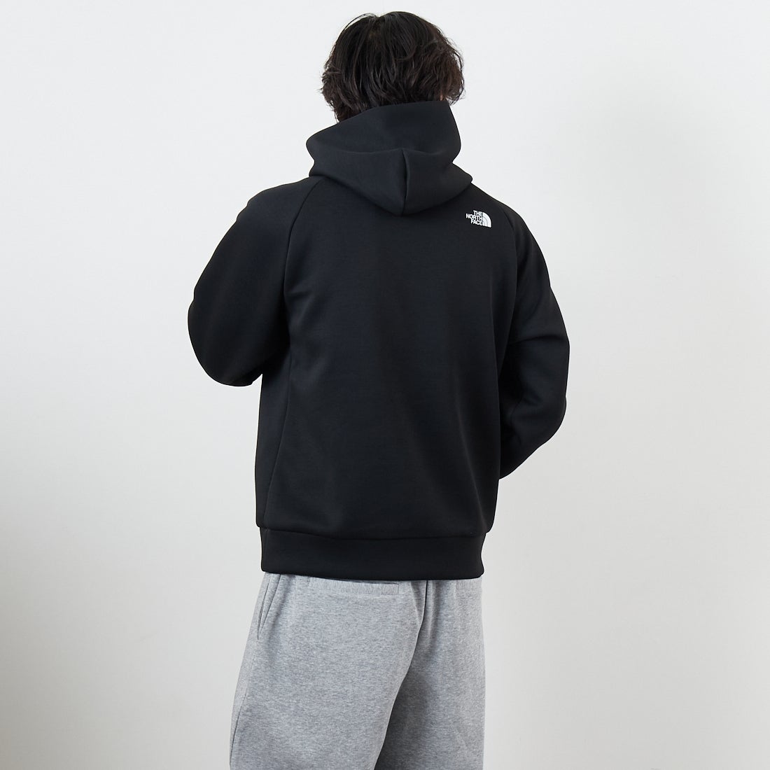 THE NORTH FACE [ザ ノースフェイス] テックエアースウェットフーディ [NT62583] K &&モデル身長：179cm 着用サイズ：M&&