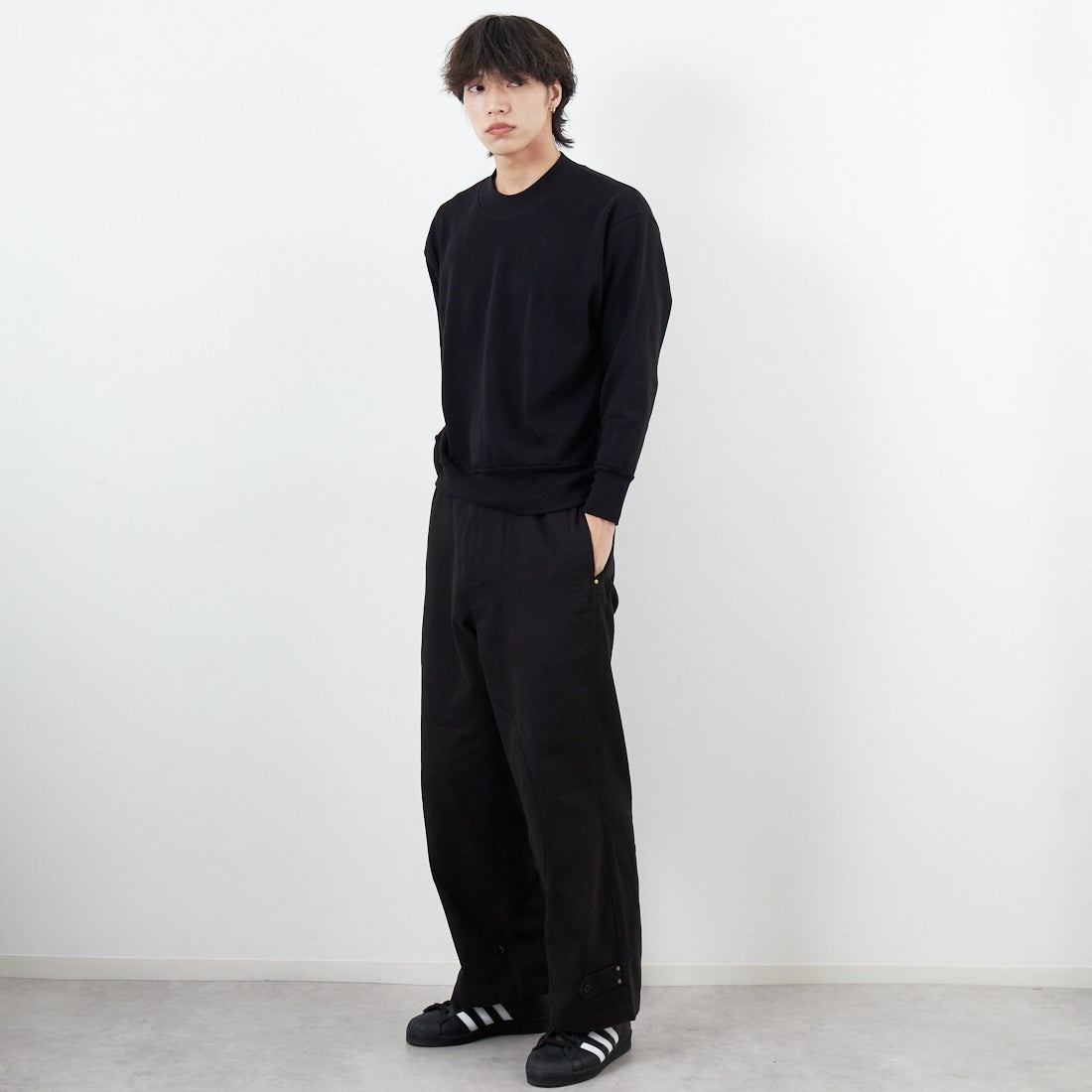 GICIPI [ジチピ] ORSO クルーネックニットソー [2504A] NERO &&モデル身長：179cm 着用サイズ：4&&