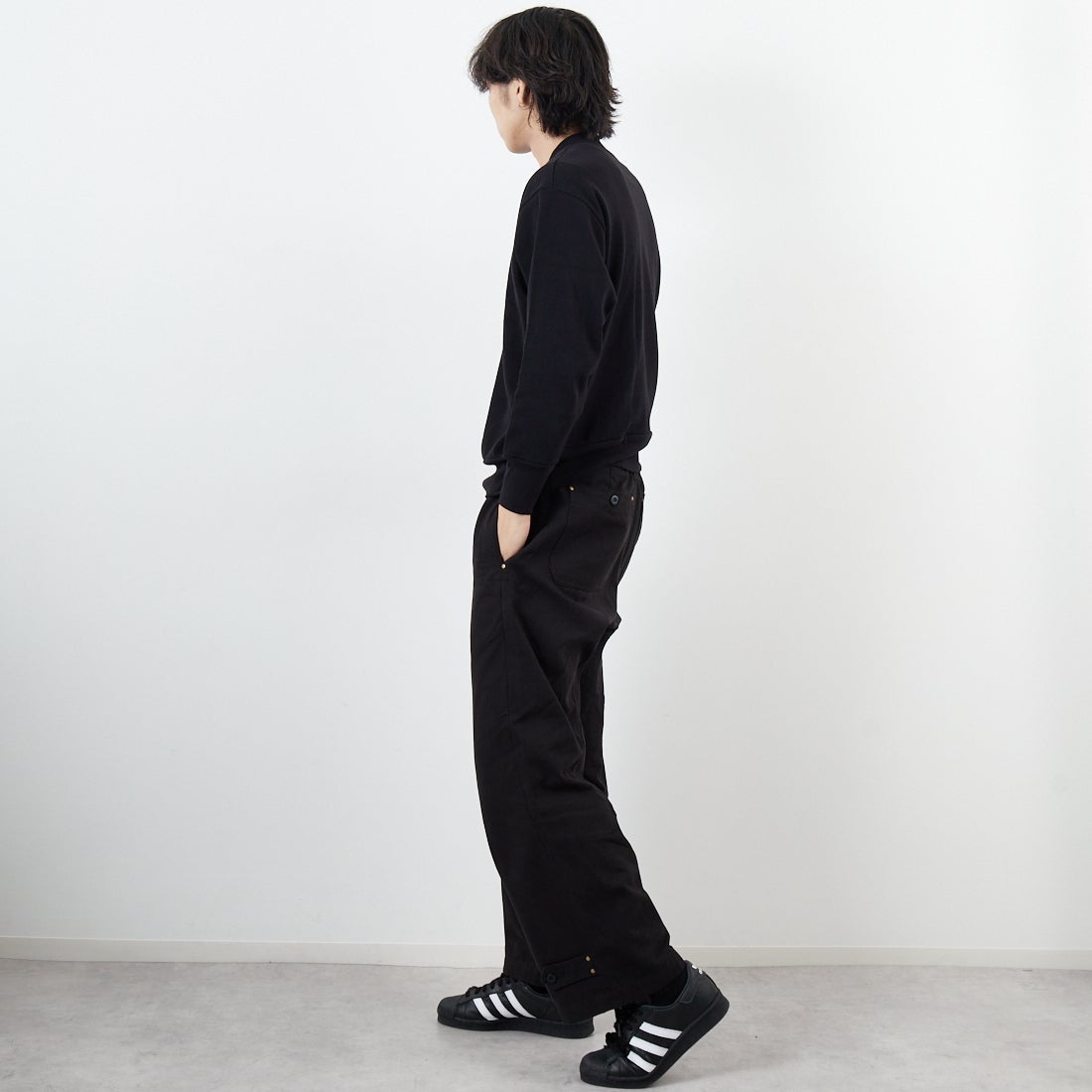 GICIPI [ジチピ] ORSO クルーネックニットソー [2504A] NERO &&モデル身長：179cm 着用サイズ：4&&