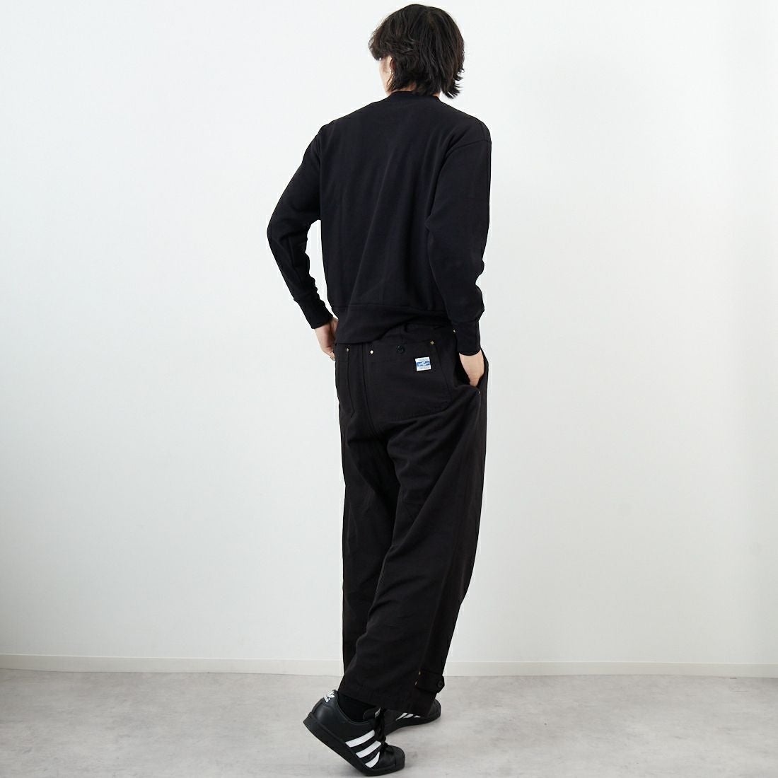 GICIPI [ジチピ] ORSO クルーネックニットソー [2504A] NERO &&モデル身長：179cm 着用サイズ：4&&