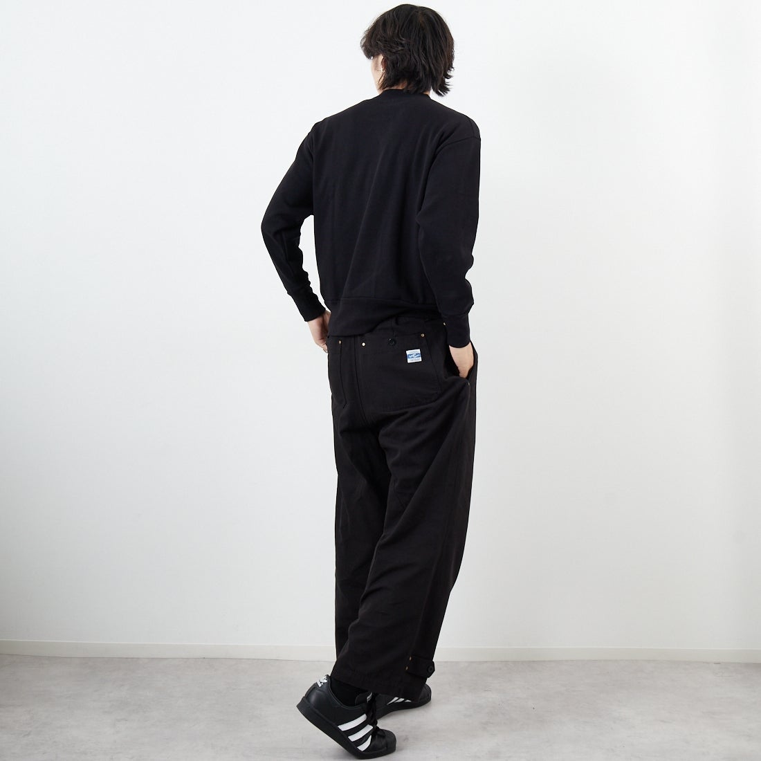 GICIPI [ジチピ] ORSO クルーネックニットソー [2504A] NERO &&モデル身長：179cm 着用サイズ：4&&