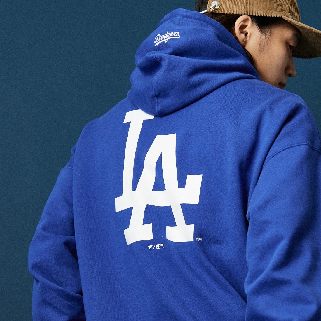 Fanatics [ファナティクス] 別注 MLBロゴ バックプリント スウェットパーカー [ML0625FW0006-JF] ROYAL LA