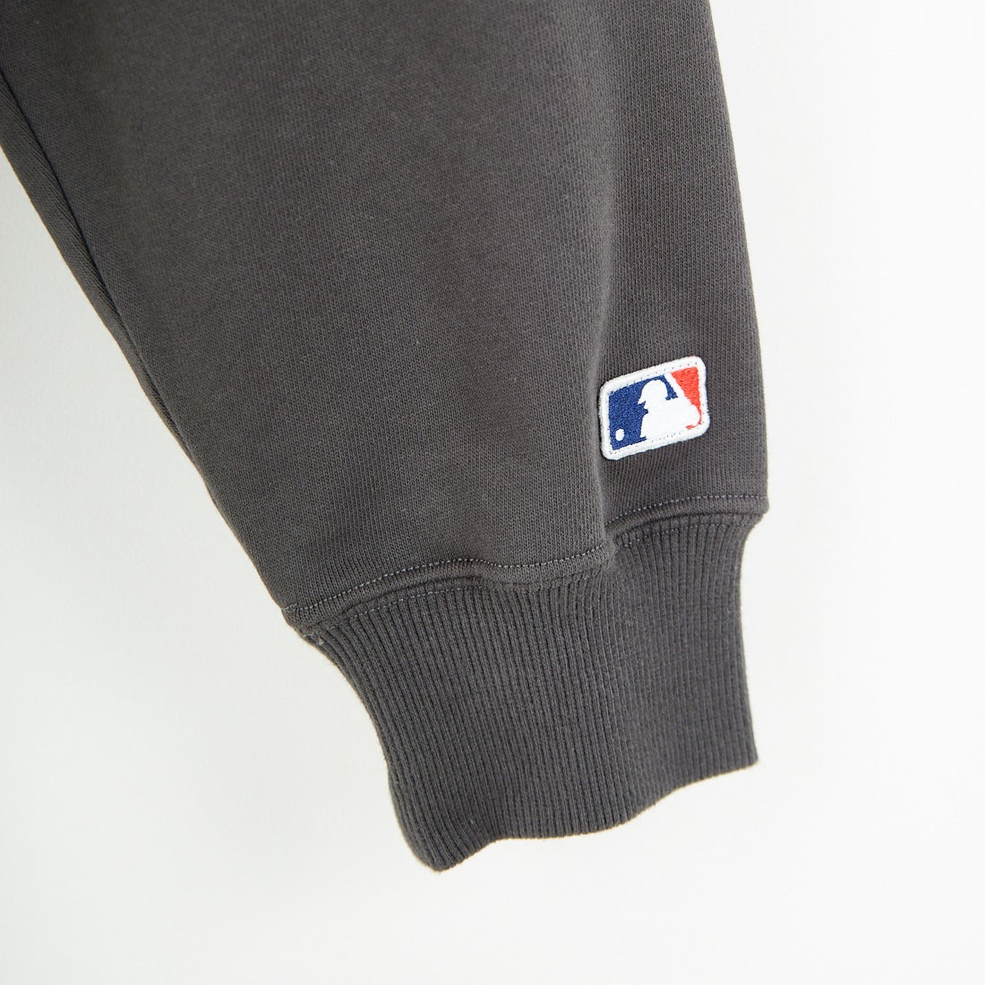 Fanatics [ファナティクス] 別注 MLBロゴ バックプリント スウェットパーカー [ML0625FW0006-JF] CHR NY