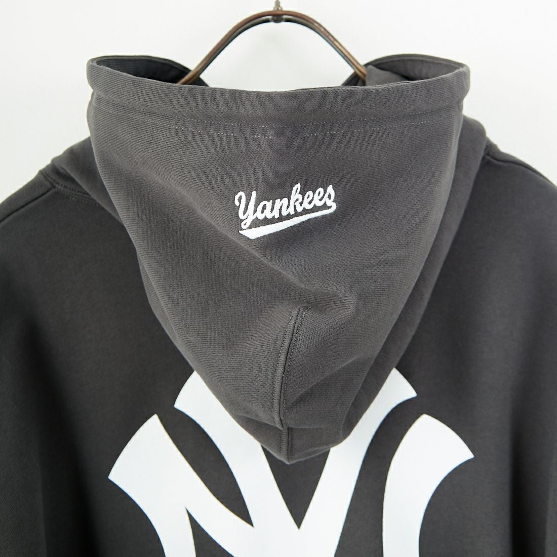 Fanatics [ファナティクス] 別注 MLBロゴ バックプリント スウェットパーカー [ML0625FW0006-JF] CHR NY