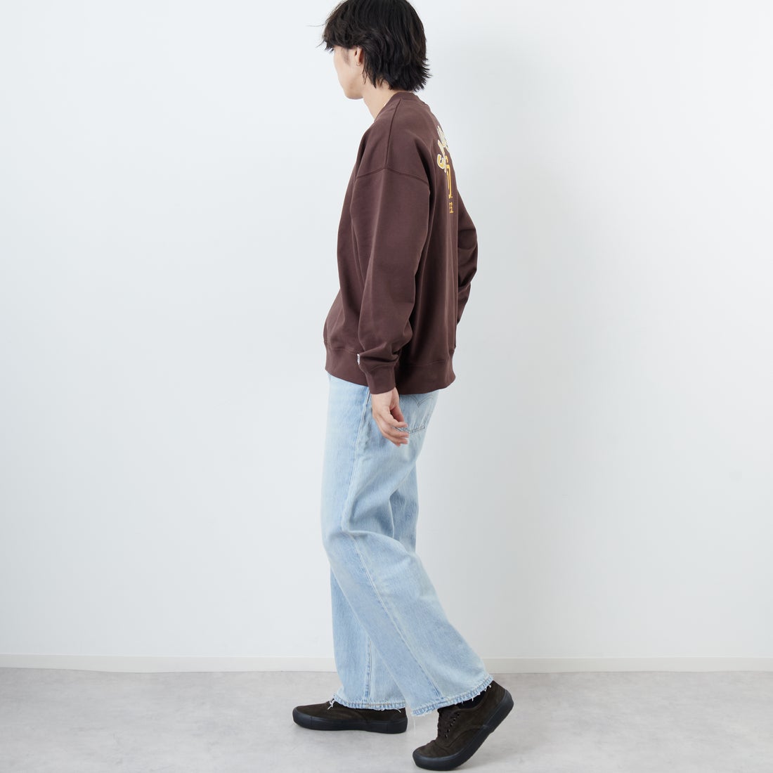 Fanatics [ファナティクス] 別注 MLBロゴ バックプリントスウェット [ML0525FW0004-JF] BROWN SD &&モデル身長：179cm 着用サイズ：L&&