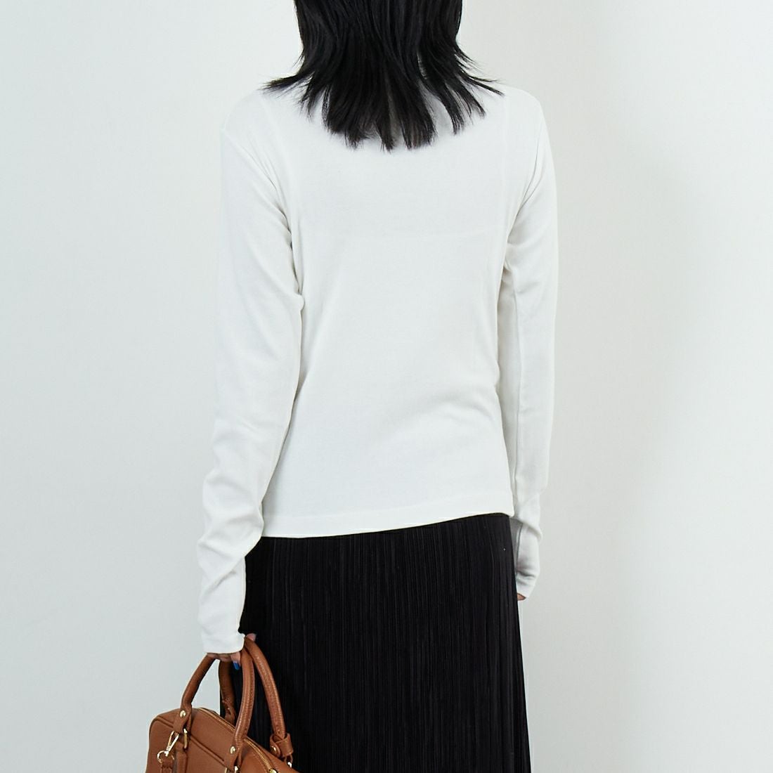 GICIPI [ジチピ] PREZZEMOLO タートルネックカットソー [2520A] BIANCO &&モデル身長：167cm 着用サイズ：2&& &&モデル身長：167cm 着用サイズ：F&&