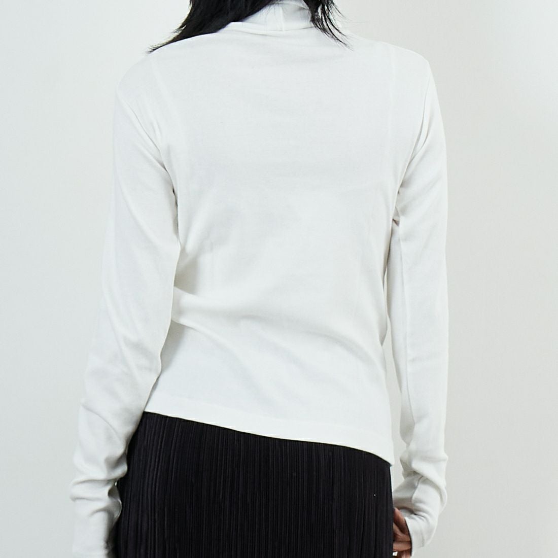 GICIPI [ジチピ] PREZZEMOLO タートルネックカットソー [2520A] BIANCO &&モデル身長：167cm 着用サイズ：2&& &&モデル身長：167cm 着用サイズ：F&&