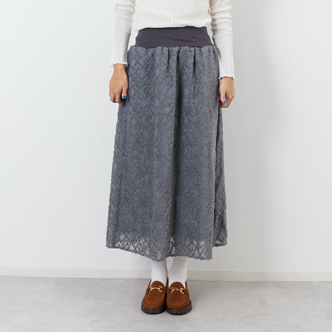 STELLA CIFFON [ステラシフォン] シアーカットジャガードスカート [ST3-26201B] 81 GRAY &&モデル身長：167cm 着用サイズ：36&&