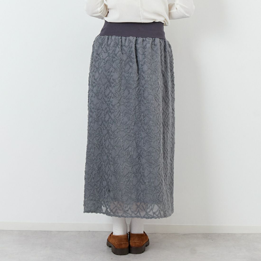 STELLA CIFFON [ステラシフォン] シアーカットジャガードスカート [ST3-26201B] 81 GRAY &&モデル身長：167cm 着用サイズ：36&&