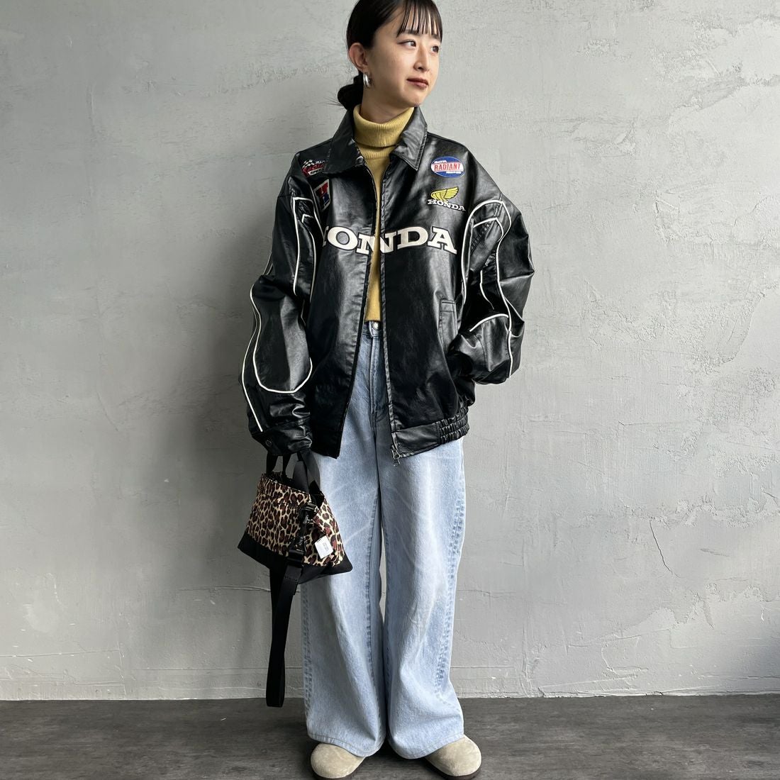 HONDA × JEANSFACTORY [ホンダ × ジーンズファクトリー] フェイクレザーレーシングジャケット [JFC-254-085] BLACK &&モデル身長：150cm 着用サイズ：S&&
