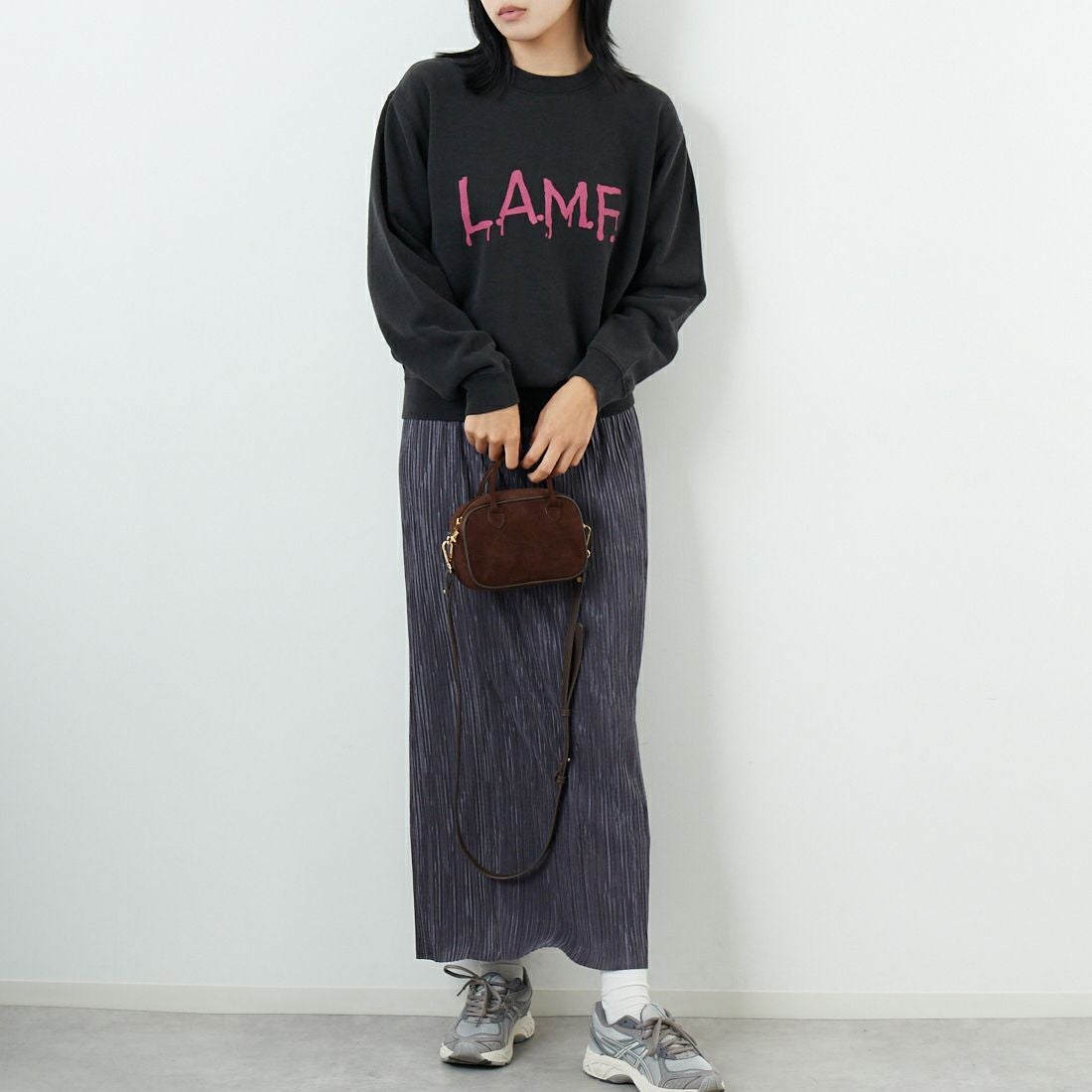 WORN FREE [ウォーン フリー] ブロンディ スウェット LAMF [WFR-VTG-200020] 09 BLACK &&モデル身長：167cm 着用サイズ：S&&