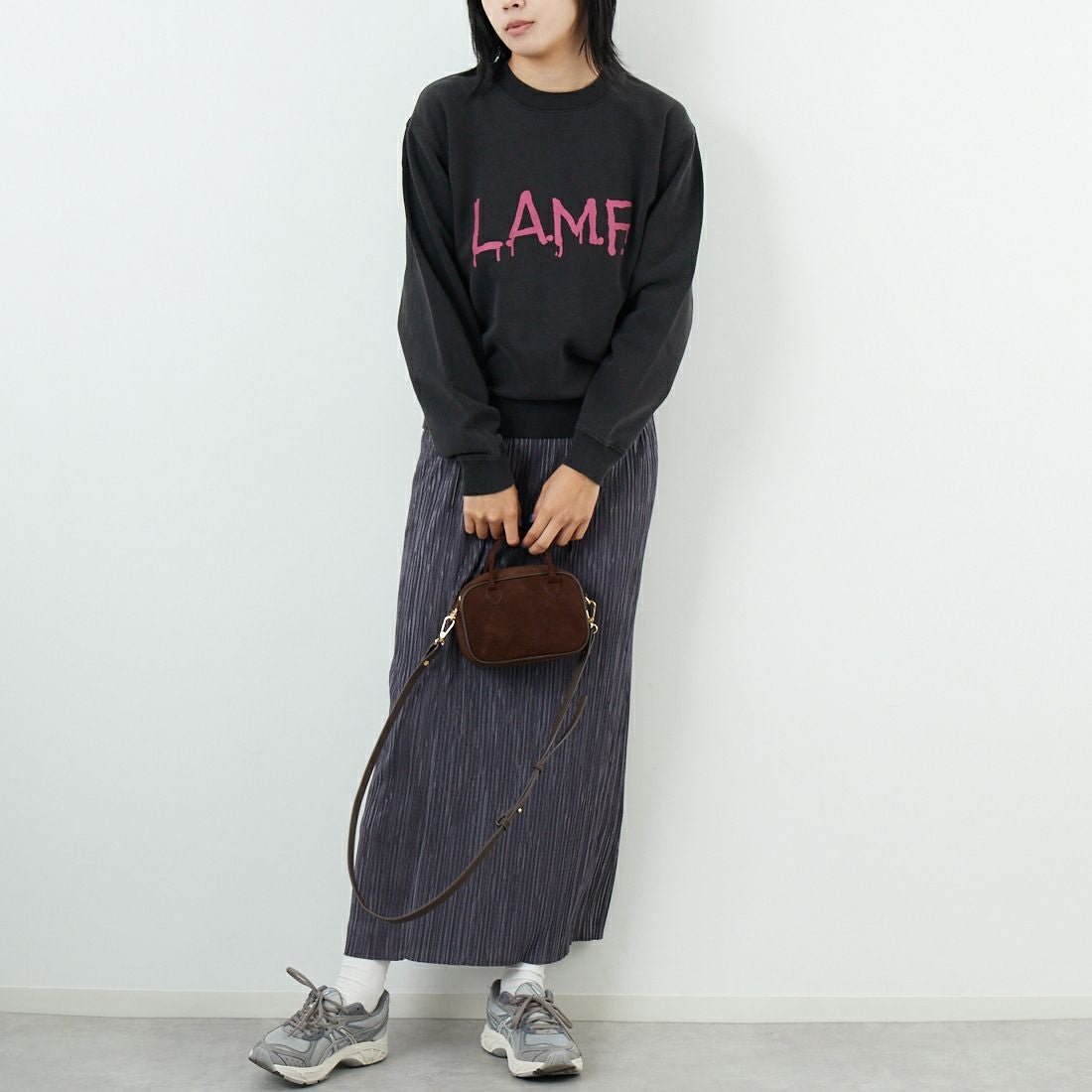 WORN FREE [ウォーン フリー] ブロンディ スウェット LAMF [WFR-VTG-200020] 09 BLACK &&モデル身長：167cm 着用サイズ：S&&