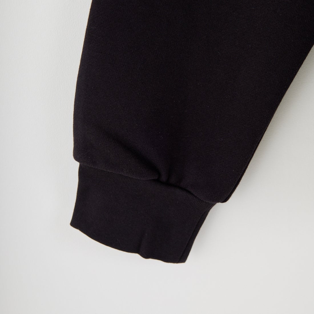 A.P.C. [アー・ペー・セー] APCロゴ刺繍 スウェットシャツ [STANDARD-RUE-MADAME] 99 NOIR