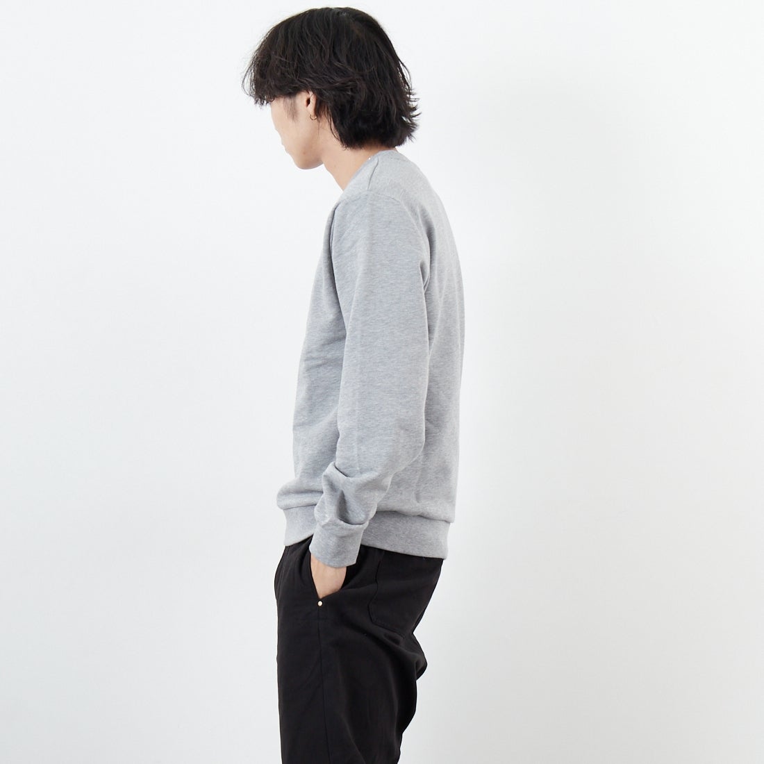 A.P.C. [アー・ペー・セー] VPCロゴ スウェットシャツ [STANDARD-GRAND-VPC] 92 GRIS &&モデル身長：179cm 着用サイズ：M&&