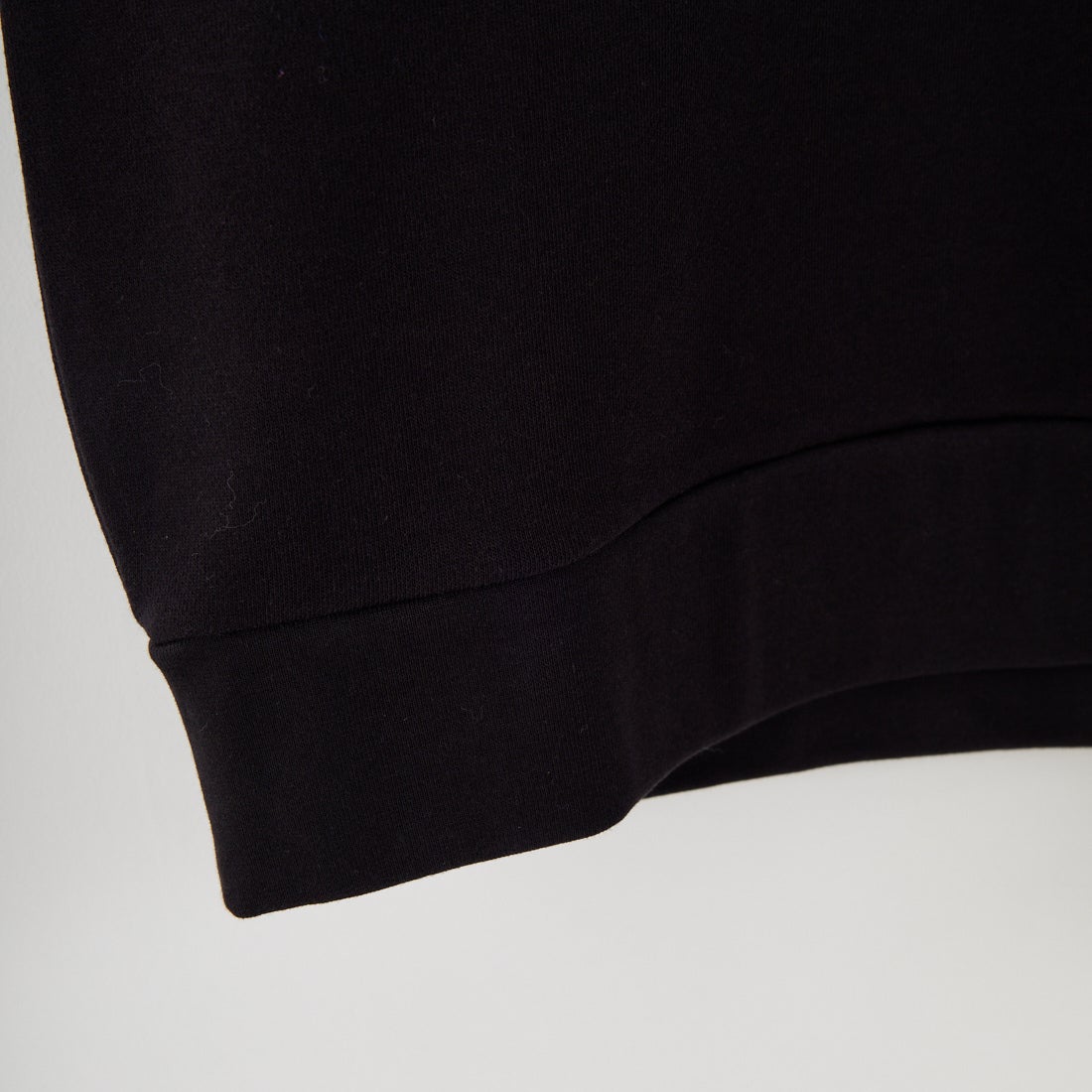 A.P.C. [アー・ペー・セー] APCロゴ刺繍 スウェットシャツ [STANDARD-RUE-MADAME] 99 NOIR