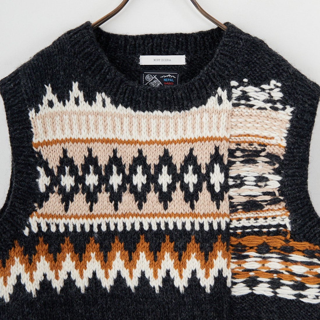 NEPAL HANDKNIT [ネパールハンドニット] ジャガードベスト [12568-NP] ﾁｬｺｰﾙ/ｲｴﾛｰ