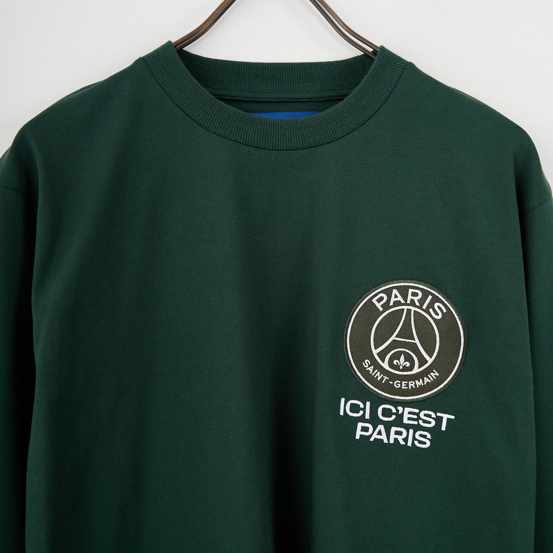 PARIS SAINT-GERMAN [パリ・サンジェルマン] PSG スエードエンブレムスリーブロゴTシャツ [PS0325FW0003] DK GREEN