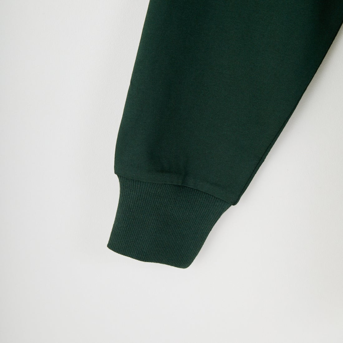 PARIS SAINT-GERMAN [パリ・サンジェルマン] PSG スエードエンブレムスリーブロゴTシャツ [PS0325FW0003] DK GREEN