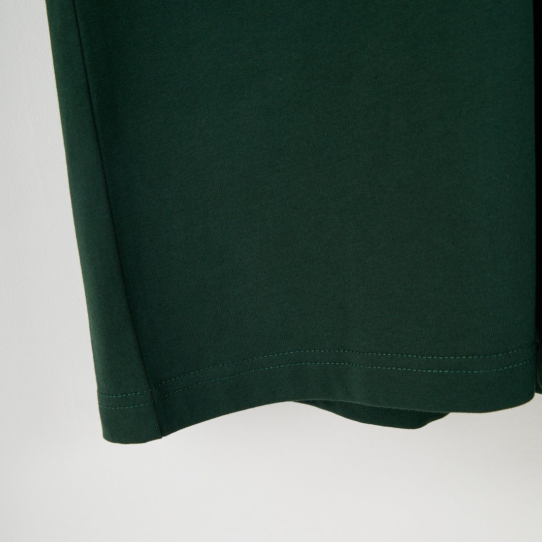 PARIS SAINT-GERMAN [パリ・サンジェルマン] PSG スエードエンブレムスリーブロゴTシャツ [PS0325FW0003] DK GREEN
