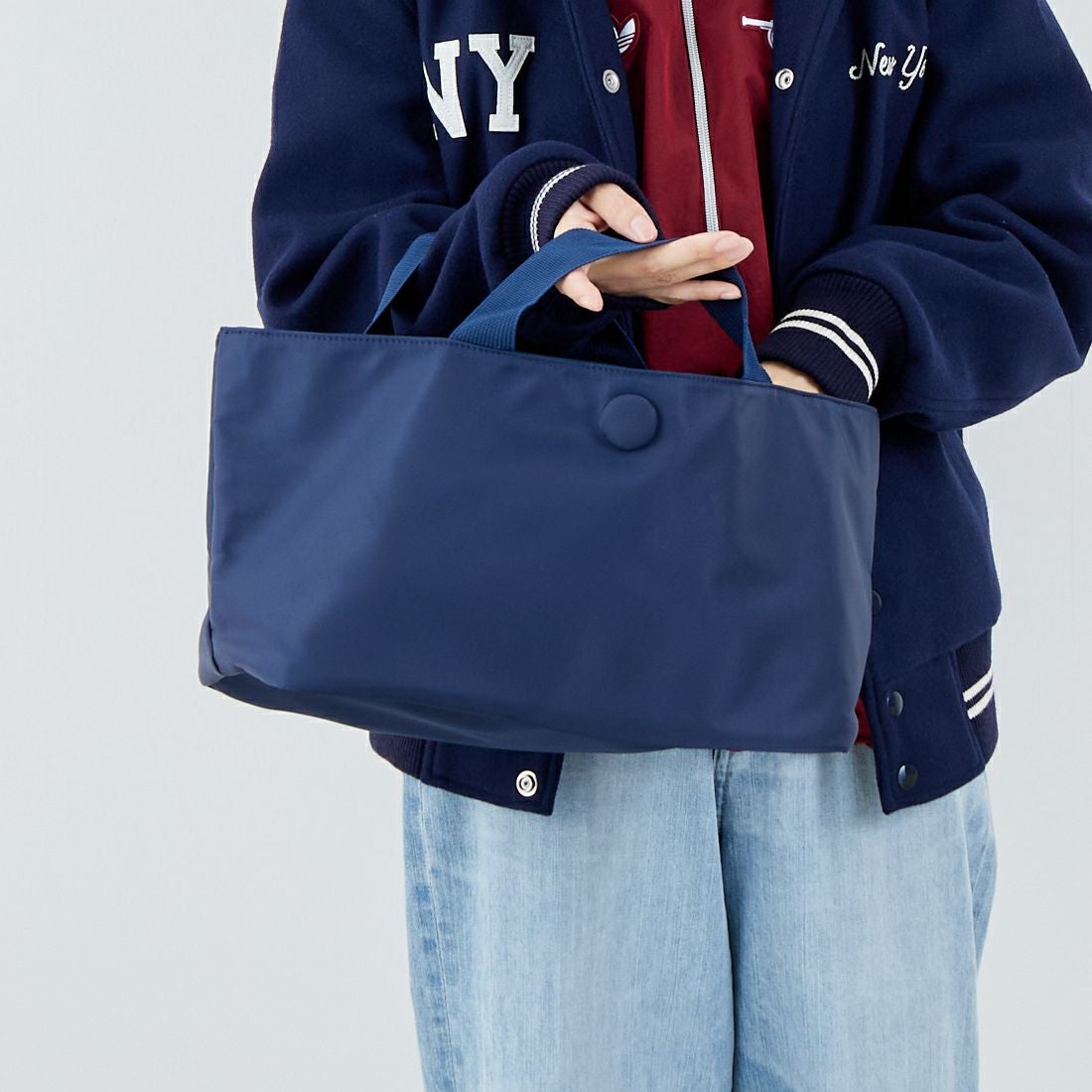 null. [ヌル] ボートシェイプナイロンバッグ [153WGB254302] NAV