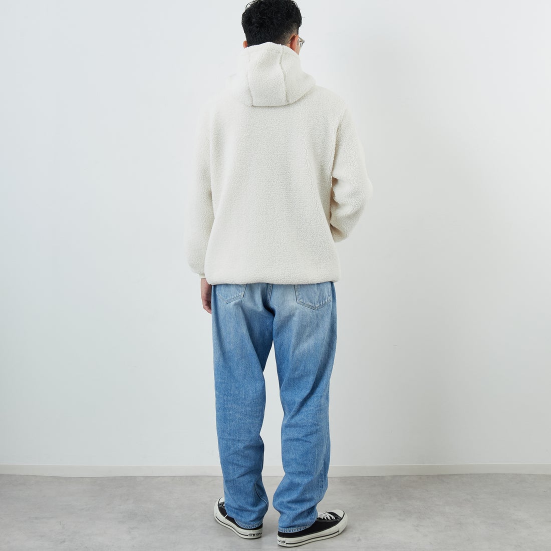 PARIS SAINT-GERMAN [パリ・サンジェルマン] PSG ロゴ刺繍ボアフーディ [PS2325FW0001] BEIGE &&モデル身長：168cm 着用サイズ：M&&