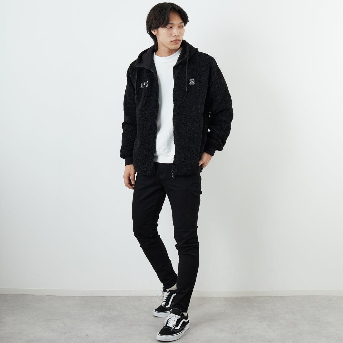 PARIS SAINT-GERMAN [パリ・サンジェルマン] PSG ロゴ刺繍ボアフーディ [PS2325FW0001] BLACK &&モデル身長：179cm 着用サイズ：L&&