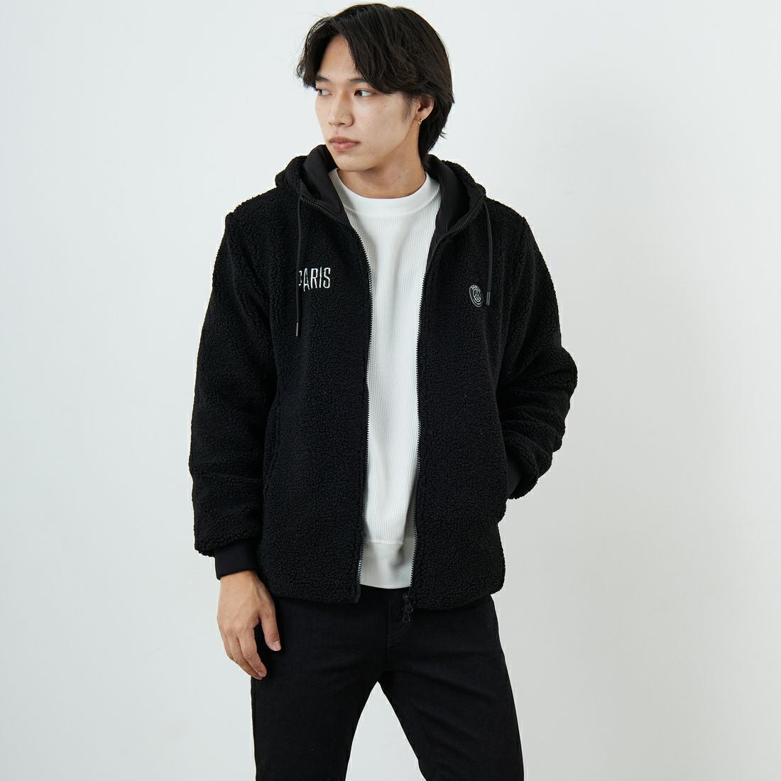 PARIS SAINT-GERMAN [パリ・サンジェルマン] PSG ロゴ刺繍ボアフーディ [PS2325FW0001] BLACK &&モデル身長：179cm 着用サイズ：M&&