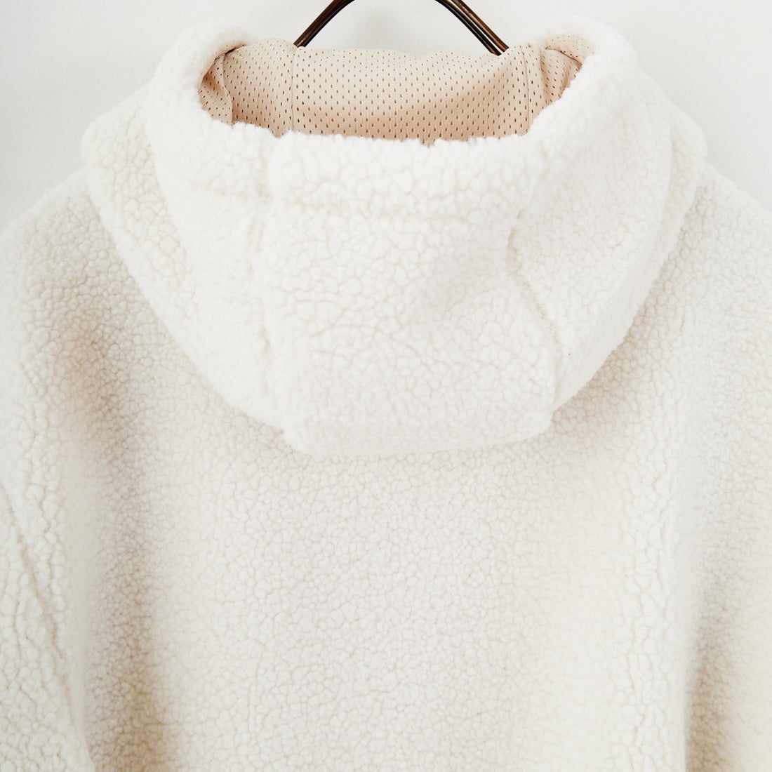 PARIS SAINT-GERMAN [パリ・サンジェルマン] PSG ロゴ刺繍ボアフーディ [PS2325FW0001] BEIGE